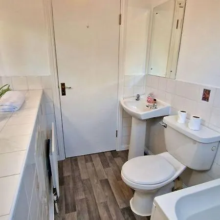 Apartment 8 Bedroom Townhouse