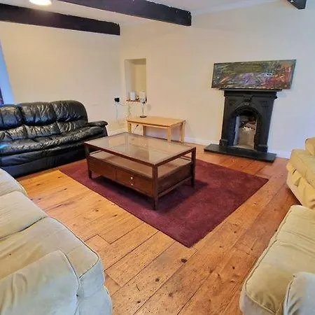 8 Bedroom Townhouse Appartement